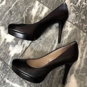 Gorgeous Michael Kors Elegant Black Platform Heels Size 8 - Rarely worn!